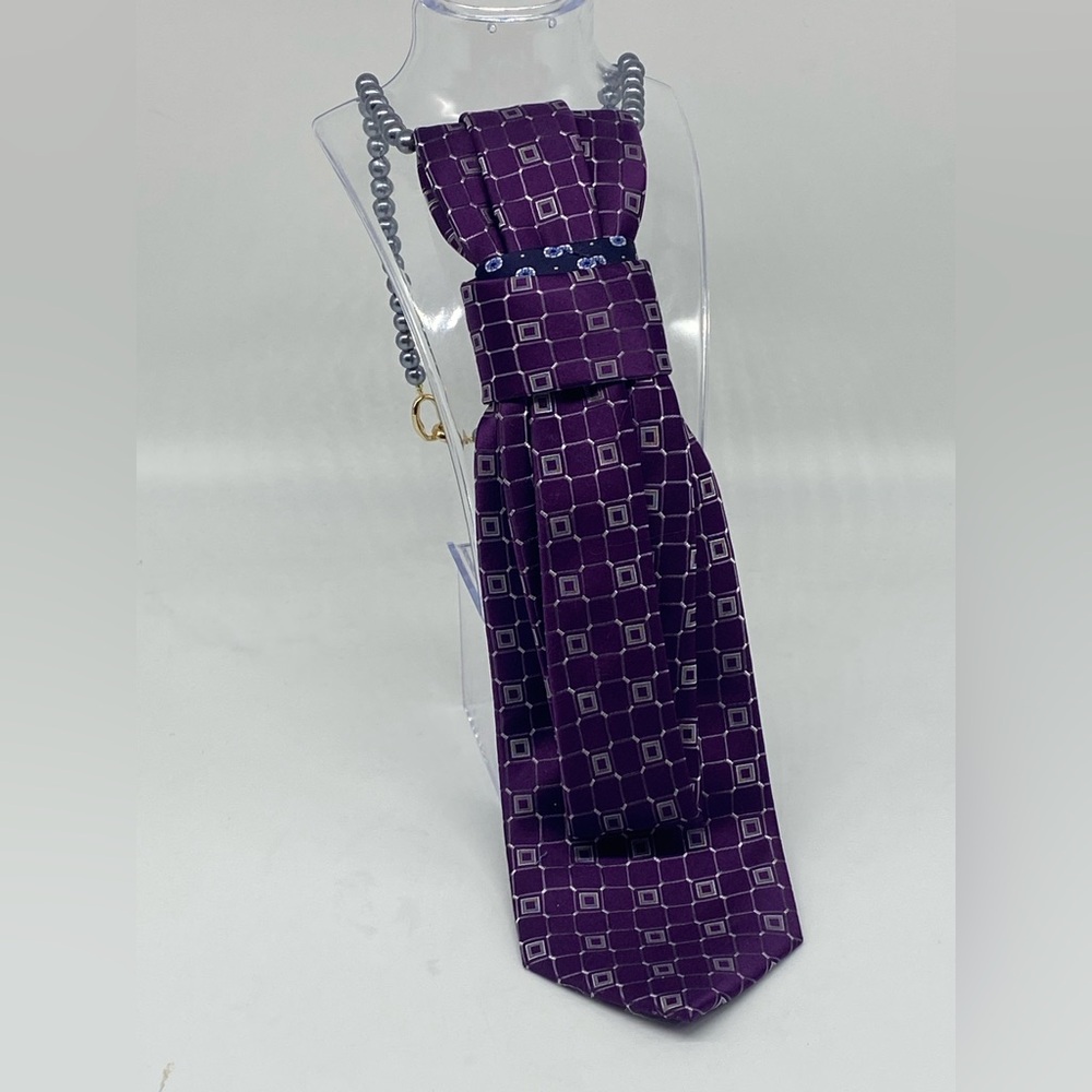 Purple Geometric Patterned Pearl Tie